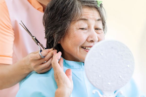 宮城県仙台市を拠点にする、出張･訪問専門の理美容院です。 へあーさぽーと やさしい手 当店について